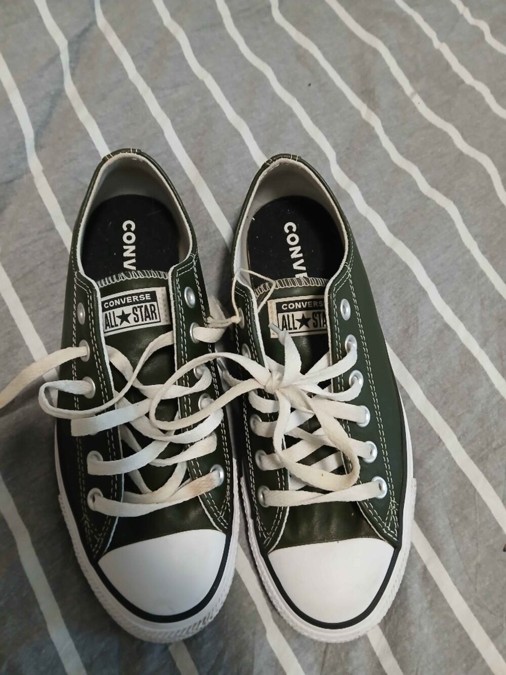 Converse Low top Leather Chucks Womens 8 Mens 6 Dark Green Sneakers All Star